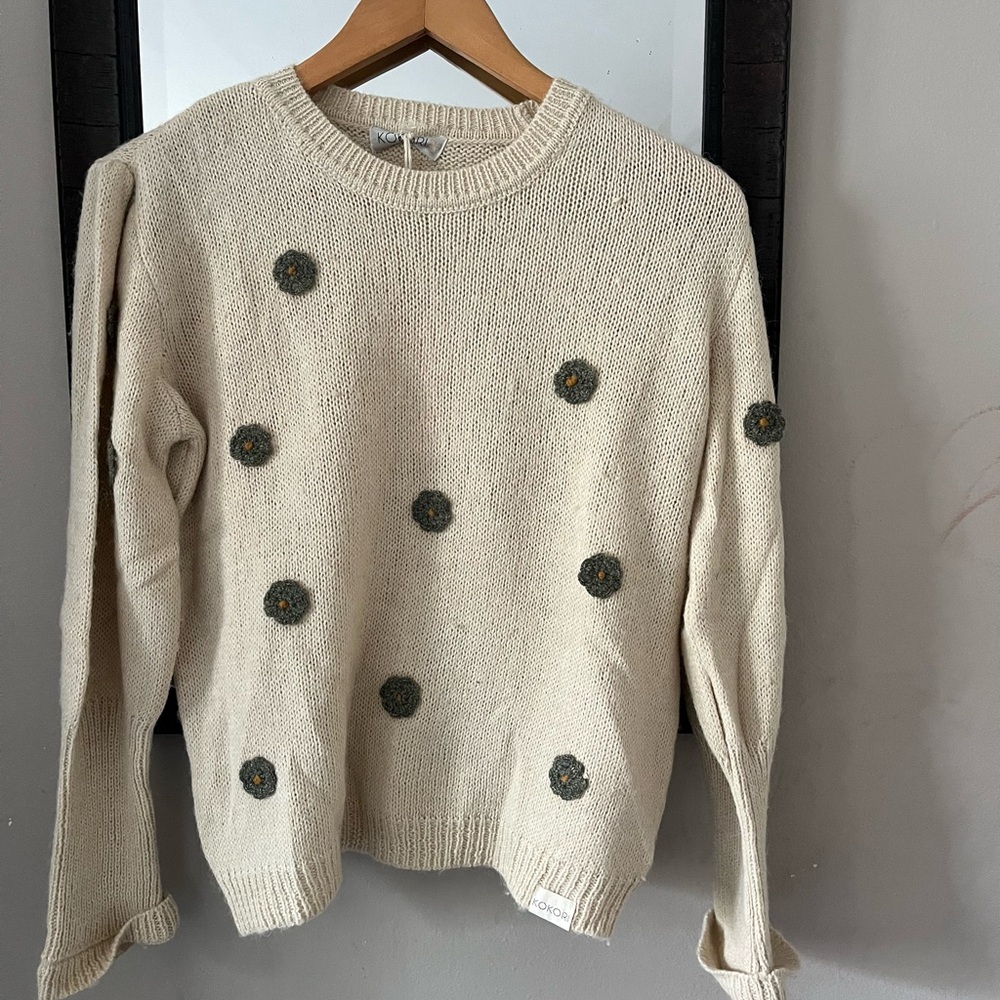 Girl new with tag crochet flowers sweater